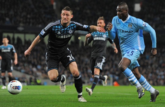 在压力下保 在压力下保