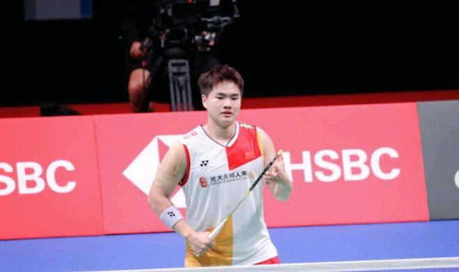 并将滑球握 并将滑球握